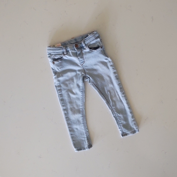 ZARA | Lightwash Denim Jeans - Picture 1 of 4